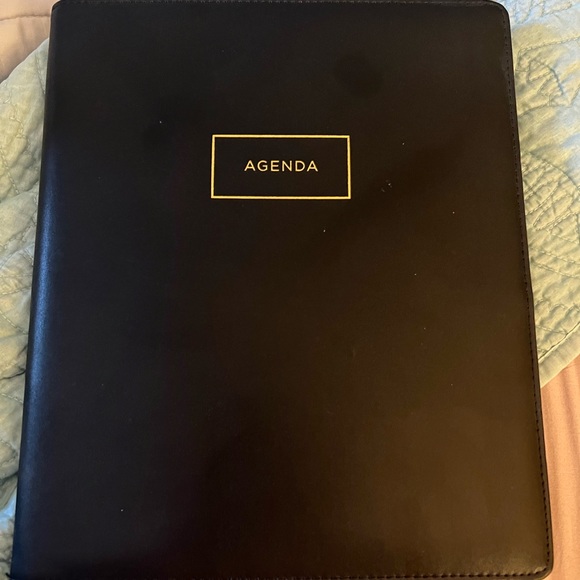 FUx-Leather Planner Portfolio EUC - Picture 1 of 4